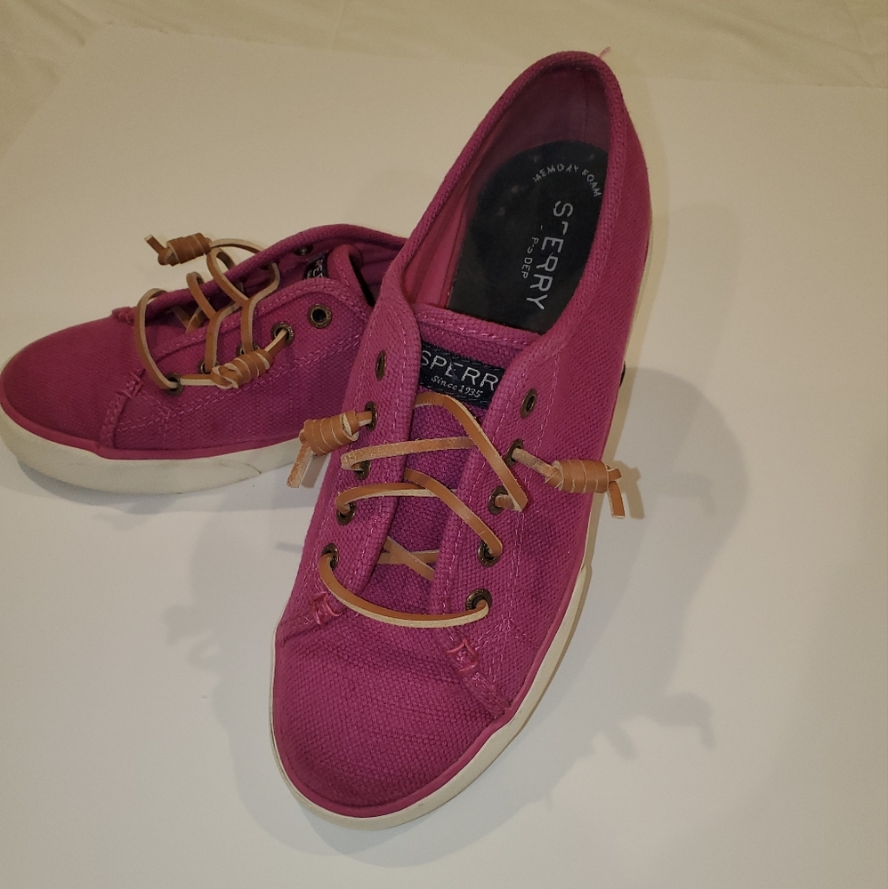 Womens Sperry canvas shoes Magenta pink size 7 1/2